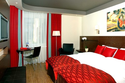 Hotel_room